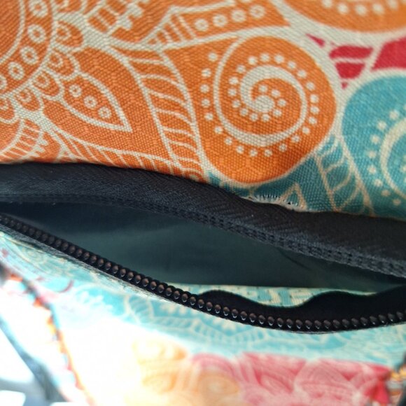 Vibedration Hydration Backpack w/o bladder  turquoise/orange pattern Used